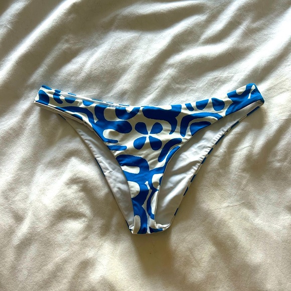 Dippin' Daisy's Blue and White Geometric Bikini - Picture 3 of 5